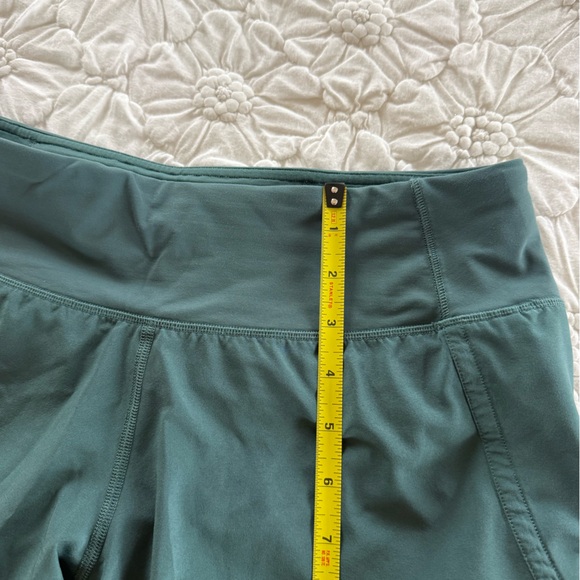 Lululemon Mid Rise Speed Short - Picture 7 of 8
